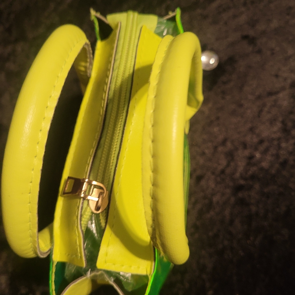 Purse - Picture 2 of 3